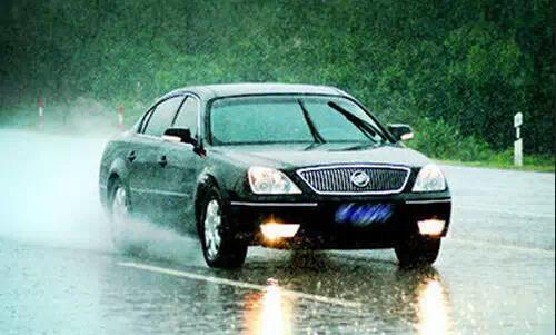 九种刹车小技巧 教你踩得又稳又好!