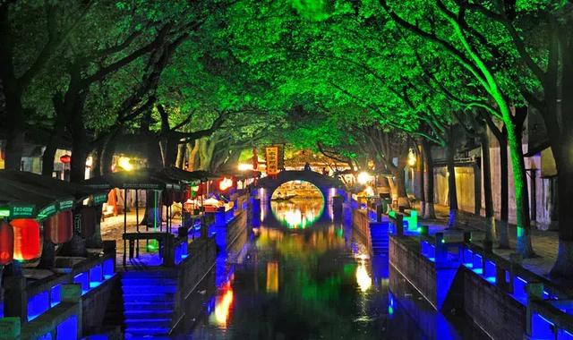 ���ԣ���һ�������ݱش򿨾��㣬԰�ֹ�����ʳ��·���ܣ�