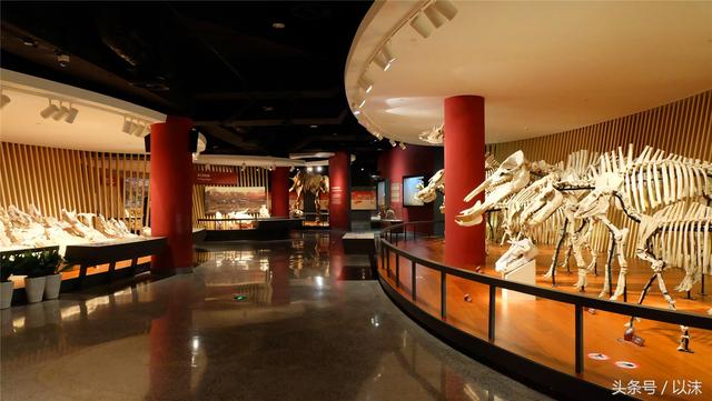 ȥ���Ϻ���Ȼ����ݣ���֪�������С���ж��Ҹ�����