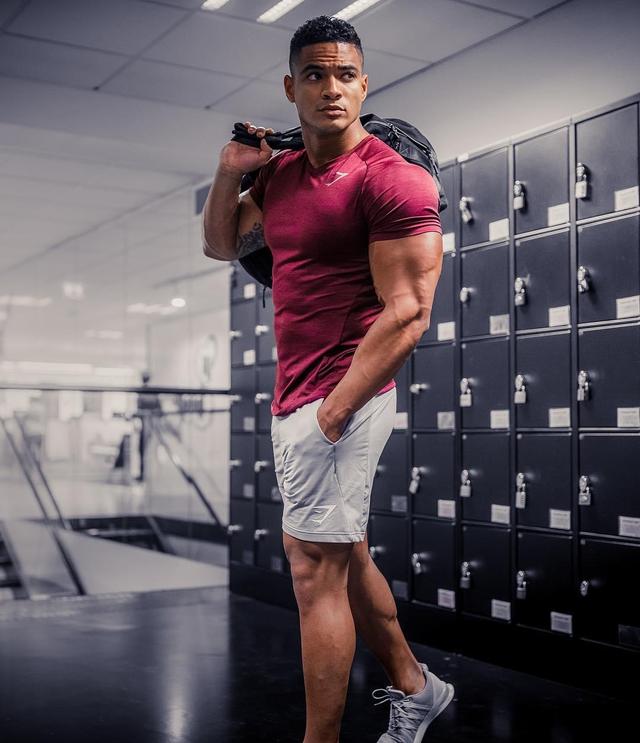 大师们都在用的背部细节处理动作,绳索夹背务必了解一下