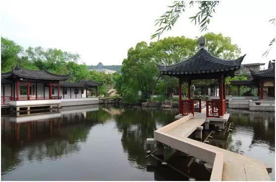 ���γ��죬����һ��