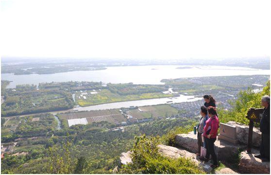 ���γ��죬����һ��