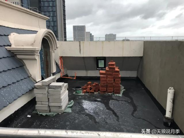 ������1��ʱ�䣬���Լ�¥�������һ������¶̨��԰