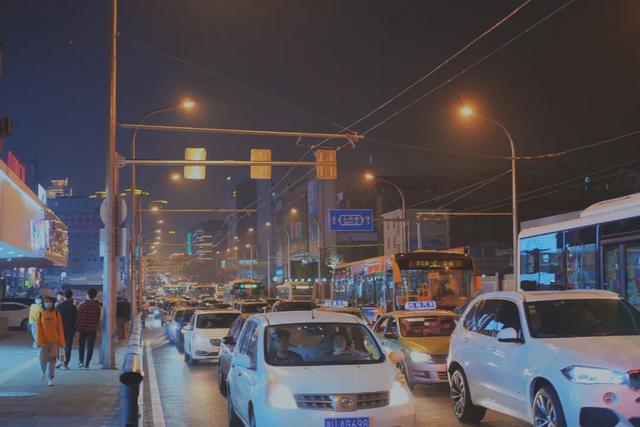 �����ൺ������10��С�£��һ��˾�Υ�Ŀ���