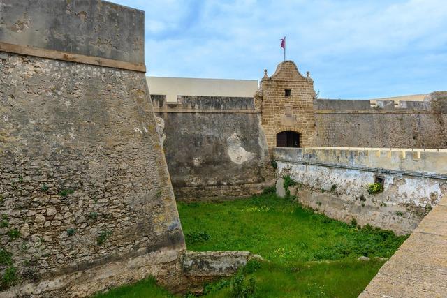 ϲ������������˶�Ӧ��ȥ�������ݣ���ʷ���ǹŷ��̴�