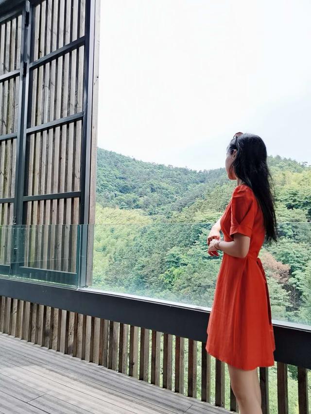 �����������������ģ��ʻ���ӵ����ө���裬�������ձ�����ѵ�