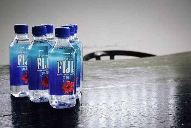 �����������������ģ��ʻ���ӵ����ө���裬�������ձ�����ѵ�