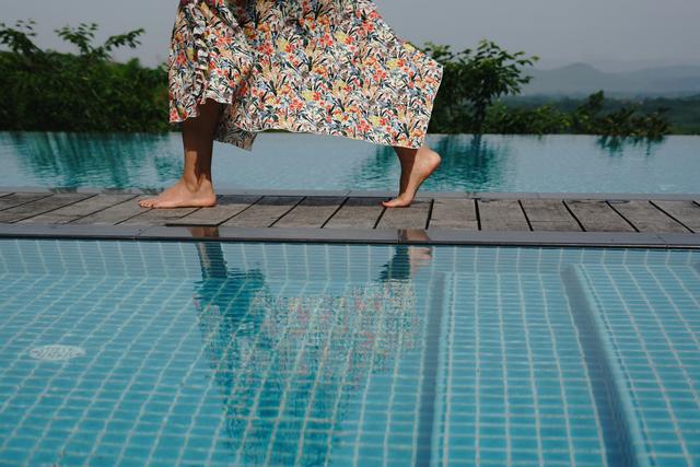 �����������������ģ��ʻ���ӵ����ө���裬�������ձ�����ѵ�