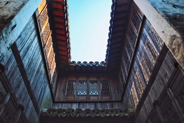 ����Ϻ��ܱߵ����ݹ���ֵ��һס���ľ����������˼���ɲ�