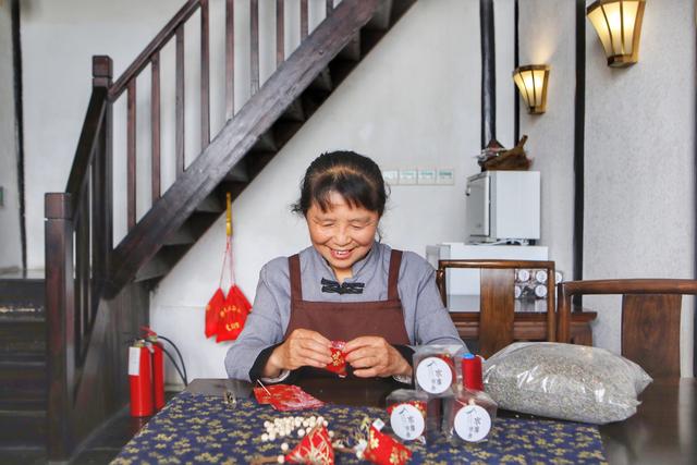 ����Ϻ��ܱߵ����ݹ���ֵ��һס���ľ����������˼���ɲ�