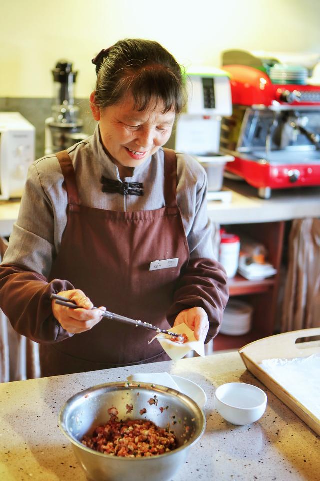 ����Ϻ��ܱߵ����ݹ���ֵ��һס���ľ����������˼���ɲ�