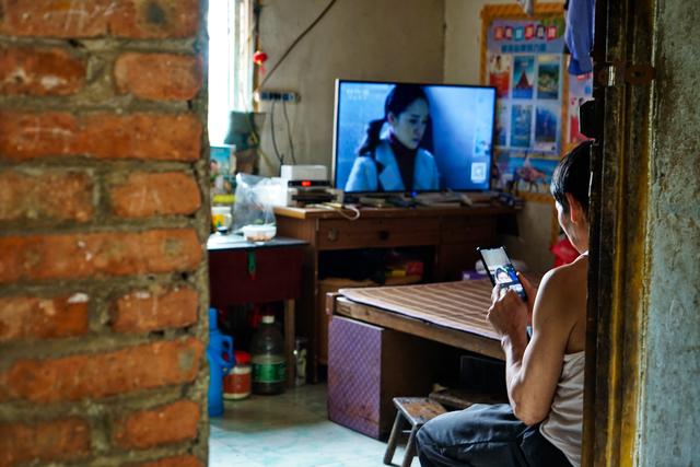 ����80����Ͻ�����Ϳѻ�壬��������200Ԫ��ס���ο���Ѵ�