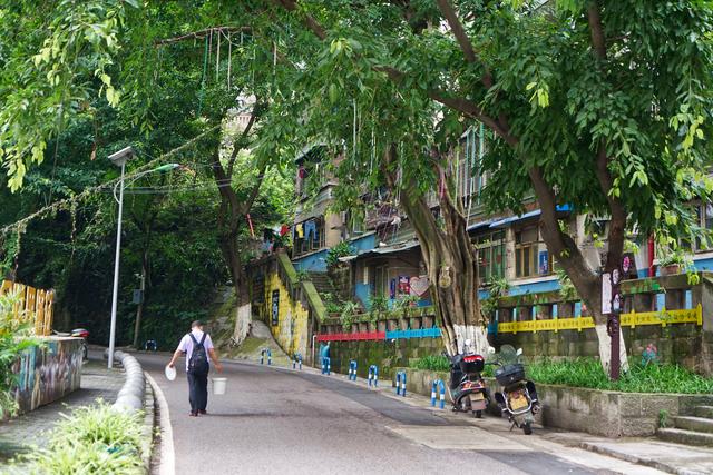 ����80����Ͻ�����Ϳѻ�壬��������200Ԫ��ס���ο���Ѵ�