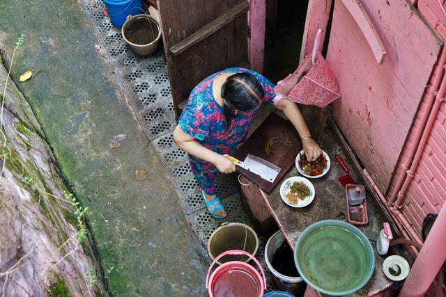 ����80����Ͻ�����Ϳѻ�壬��������200Ԫ��ס���ο���Ѵ�