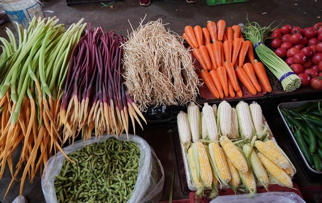 ���߲˰ڷ�̫���ˣ�ũ��Ҳ��ɫ�ʣ���ˮ��������ѧ�㶮��