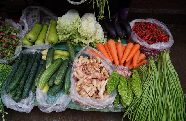 ���߲˰ڷ�̫���ˣ�ũ��Ҳ��ɫ�ʣ���ˮ��������ѧ�㶮��