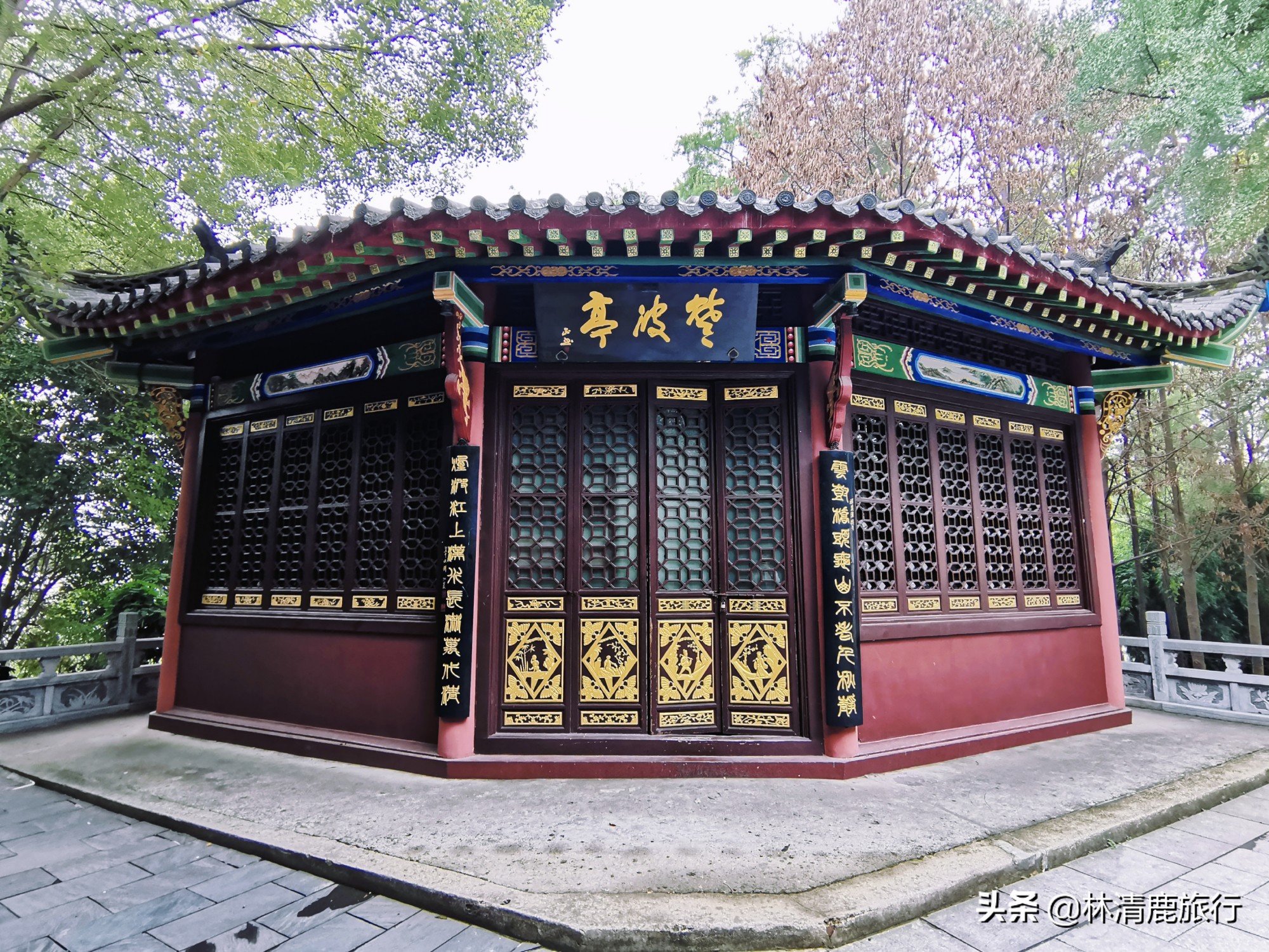 �人Ψһ�ٽ������Ĺ�¥���Ȼƺ�¥�徻������������ѵص�