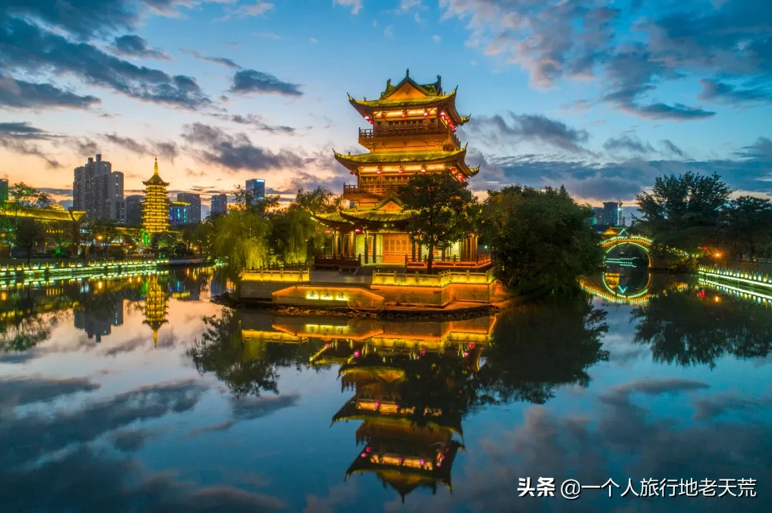 ����ǹ�����ݵ�8�����У�������ȥ������������