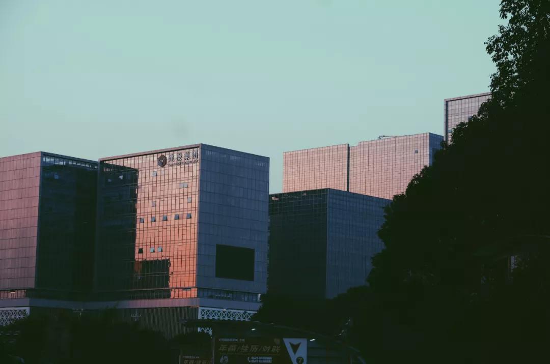 ���ڲ�һ�����㷢�ƣ���һ��������úù�