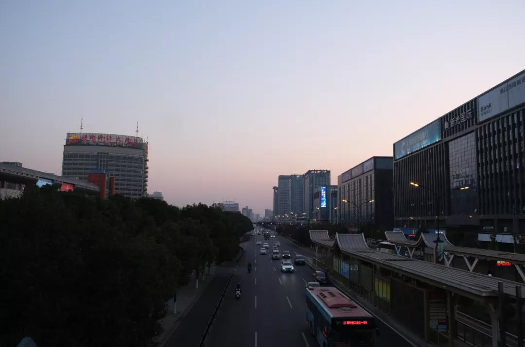 ���ڲ�һ�����㷢�ƣ���һ��������úù�