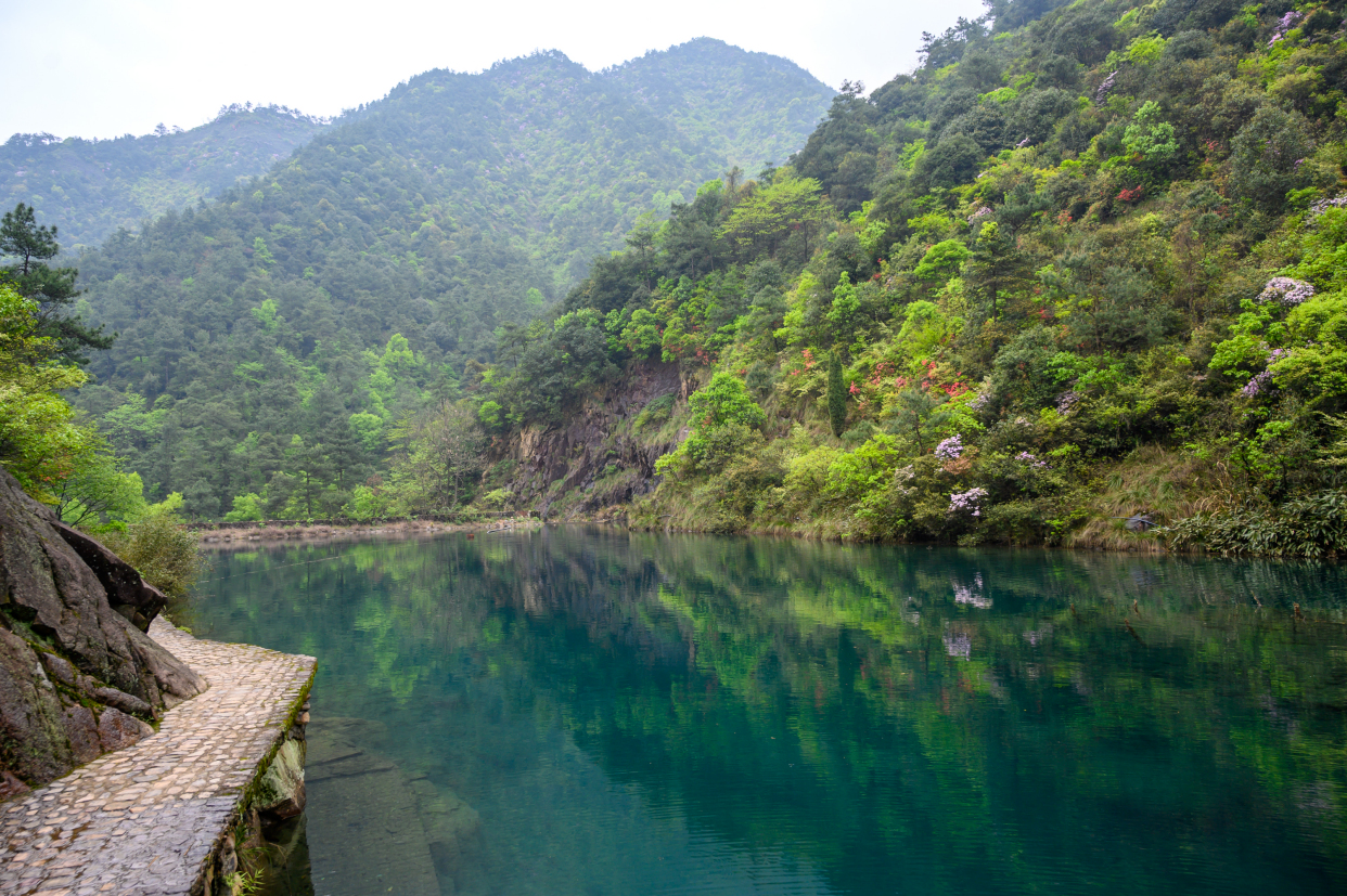 �㽭��������С�ǣ�����һ��ɽˮ�ؾ���ʷ��"���ϵ�һ��ɽ"