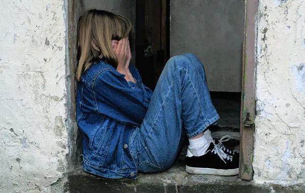 警惕!“拆台式”的教育方式,正在毁掉你的孩子