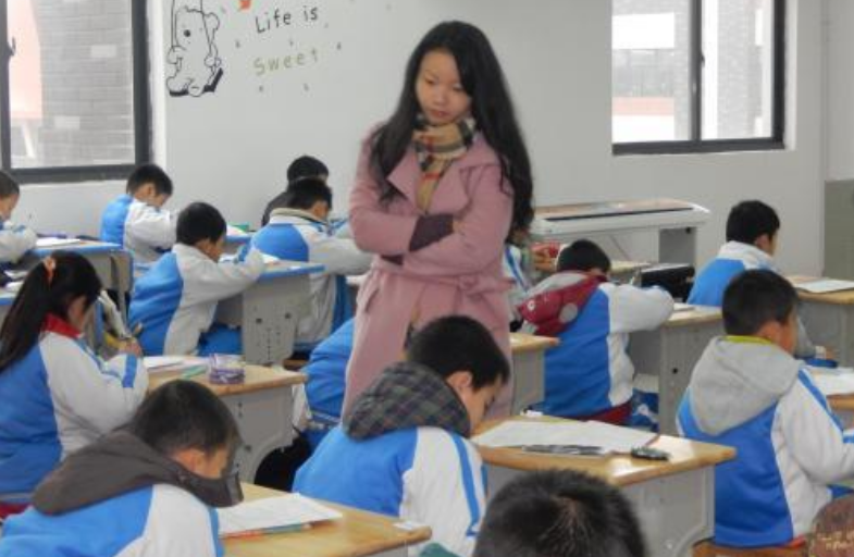 小学生都难逃“橡皮定律”?学霸还是学渣,通过橡皮一眼看出来