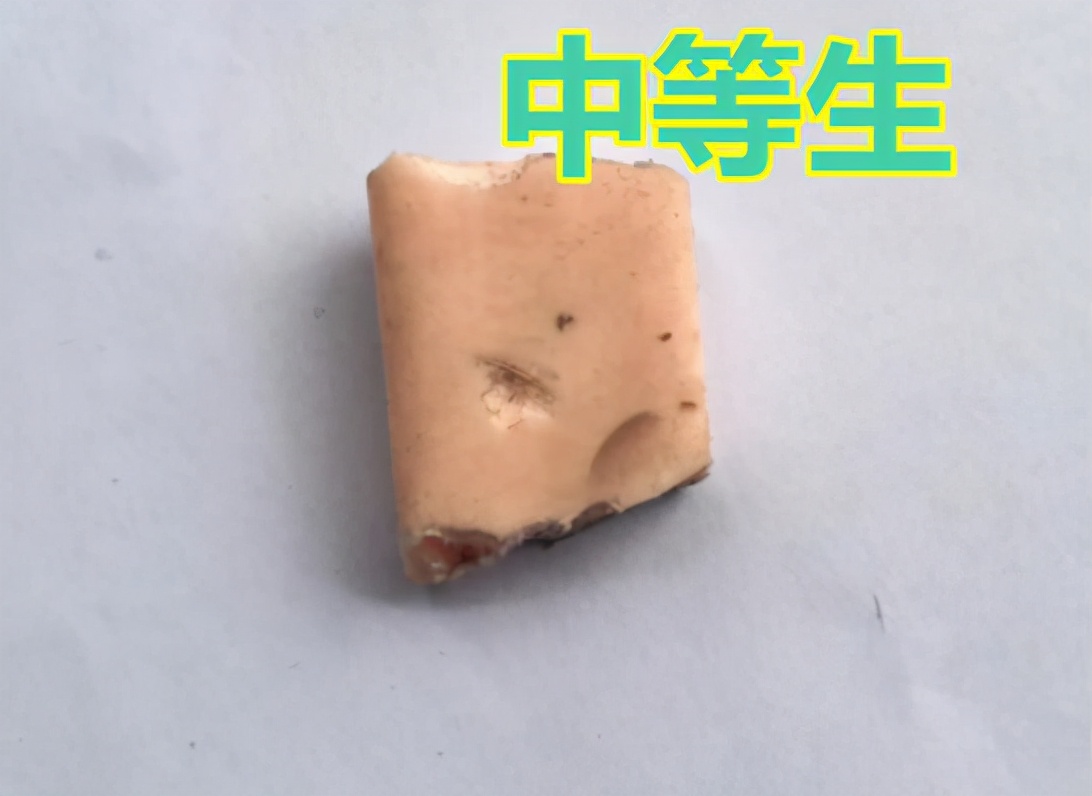 小学生都难逃“橡皮定律”?学霸还是学渣,通过橡皮一眼看出来