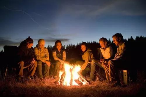 �ݽ��ھ������������ڹ�ͨ�ͱ�����㣬����������8�����Է����