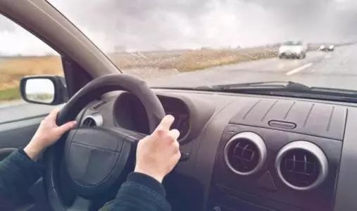 �ݽ��ھ������������ڹ�ͨ�ͱ�����㣬����������8�����Է����