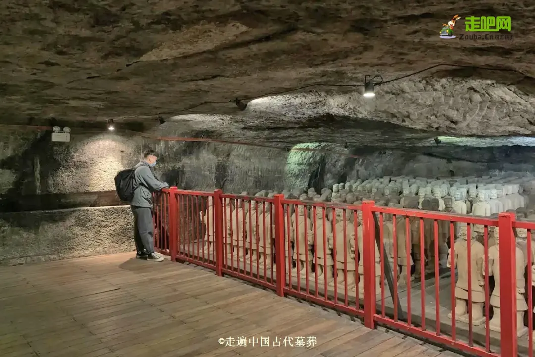 25��С����ԹŴ�Ĺ�ᣬ1��̽��80��������־�߱��й���Ĺ