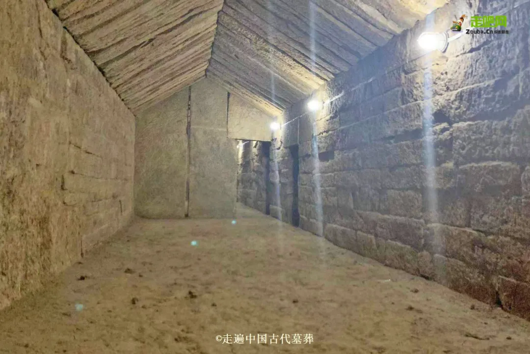 25��С����ԹŴ�Ĺ�ᣬ1��̽��80��������־�߱��й���Ĺ