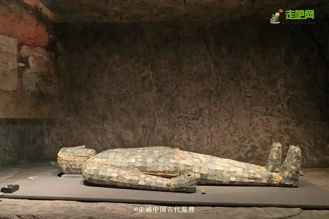 25��С����ԹŴ�Ĺ�ᣬ1��̽��80��������־�߱��й���Ĺ