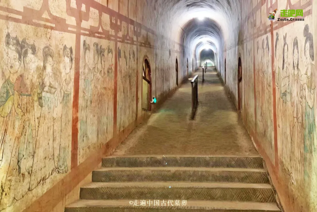 25��С����ԹŴ�Ĺ�ᣬ1��̽��80��������־�߱��й���Ĺ