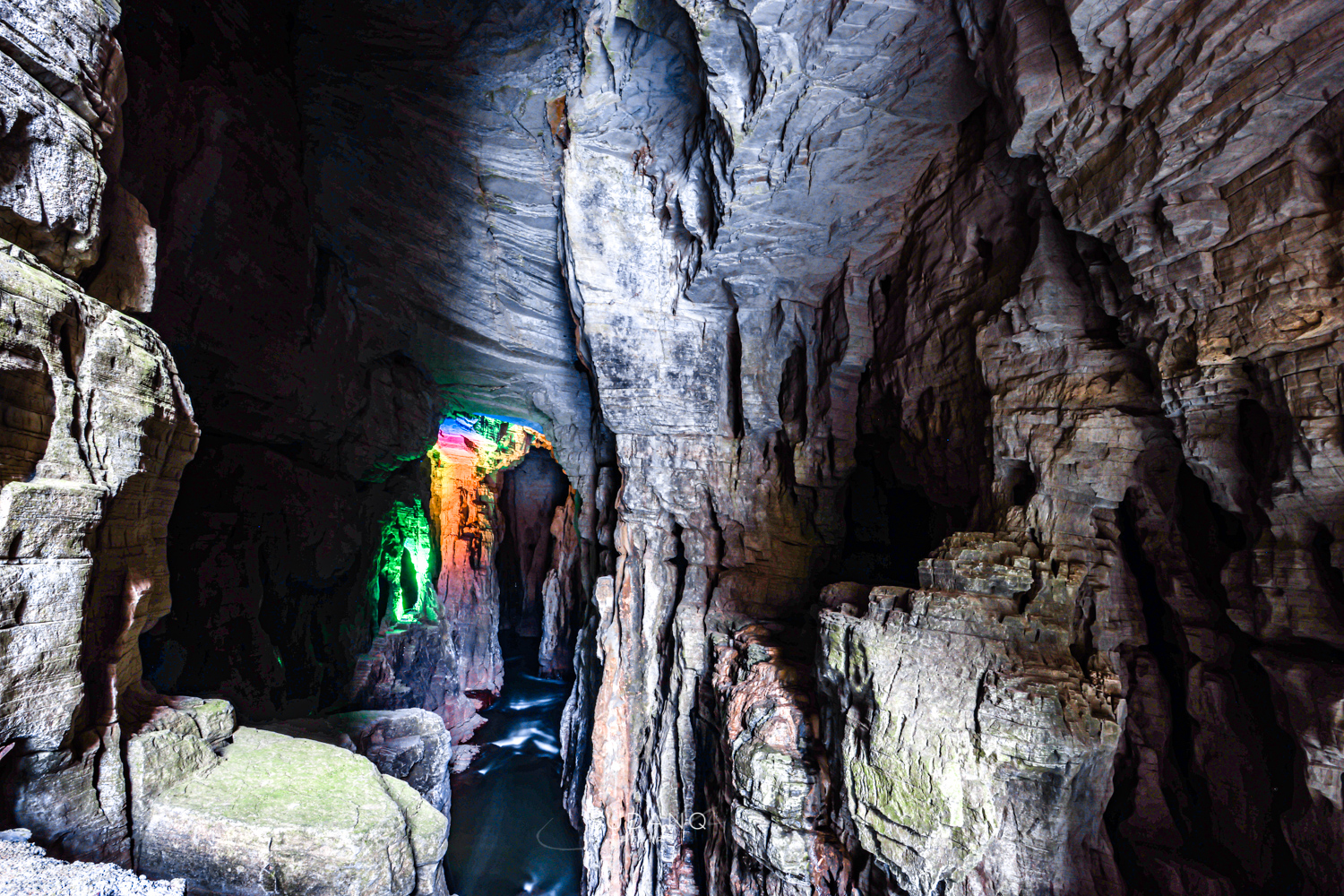 ʵ�����޵�һ�󶴣�������1000���ˣ�һ��20��Ľ������ܷ�ֱ����