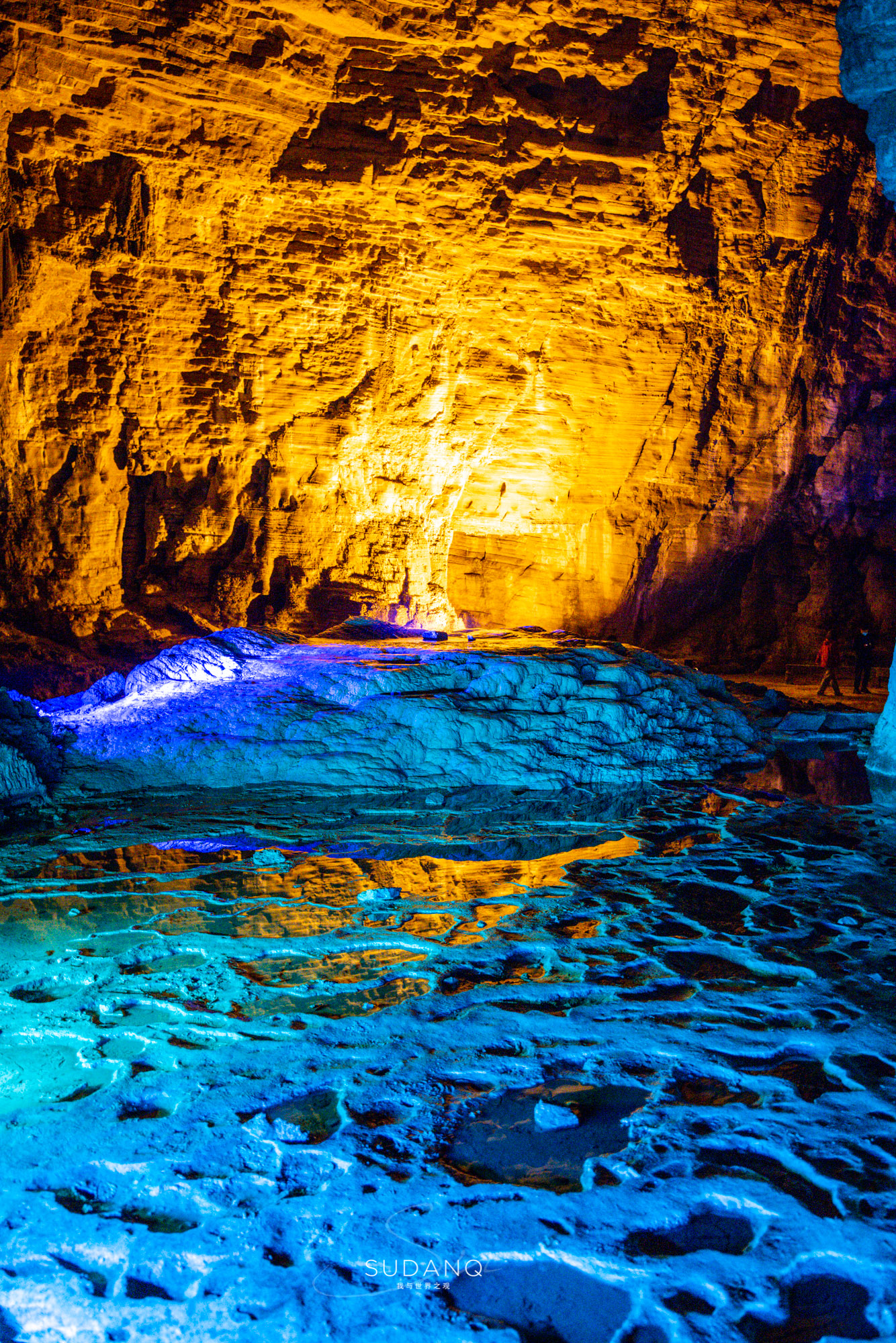 ʵ�����޵�һ�󶴣�������1000���ˣ�һ��20��Ľ������ܷ�ֱ����