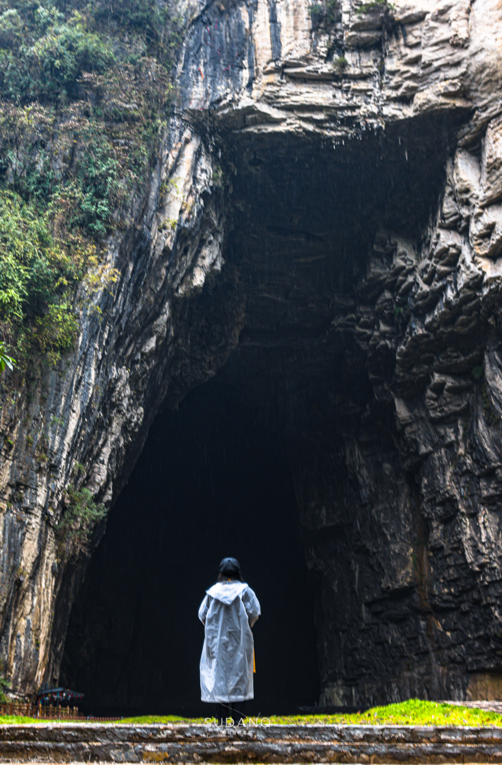 ʵ�����޵�һ�󶴣�������1000���ˣ�һ��20��Ľ������ܷ�ֱ����