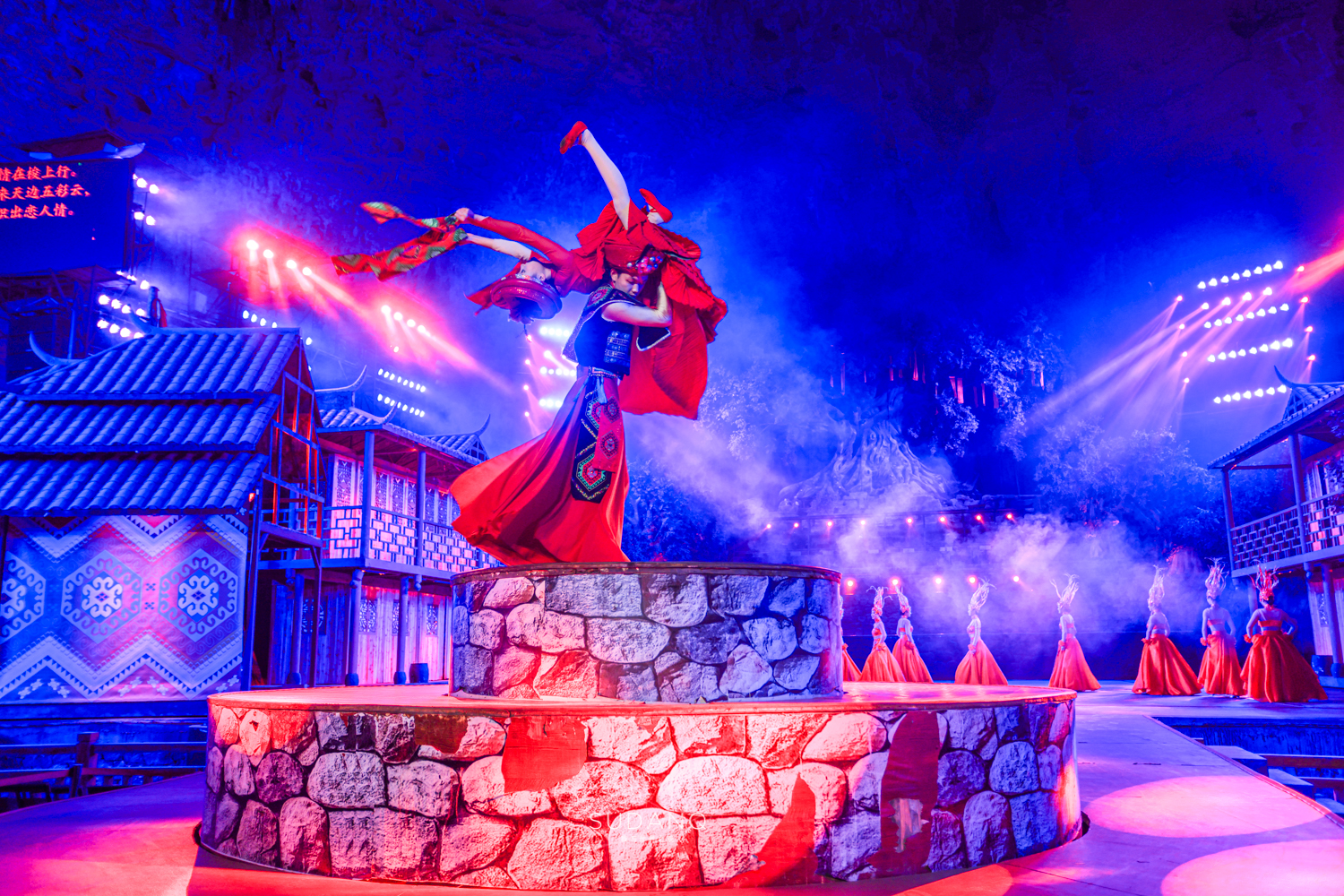 ʵ�����޵�һ�󶴣�������1000���ˣ�һ��20��Ľ������ܷ�ֱ����