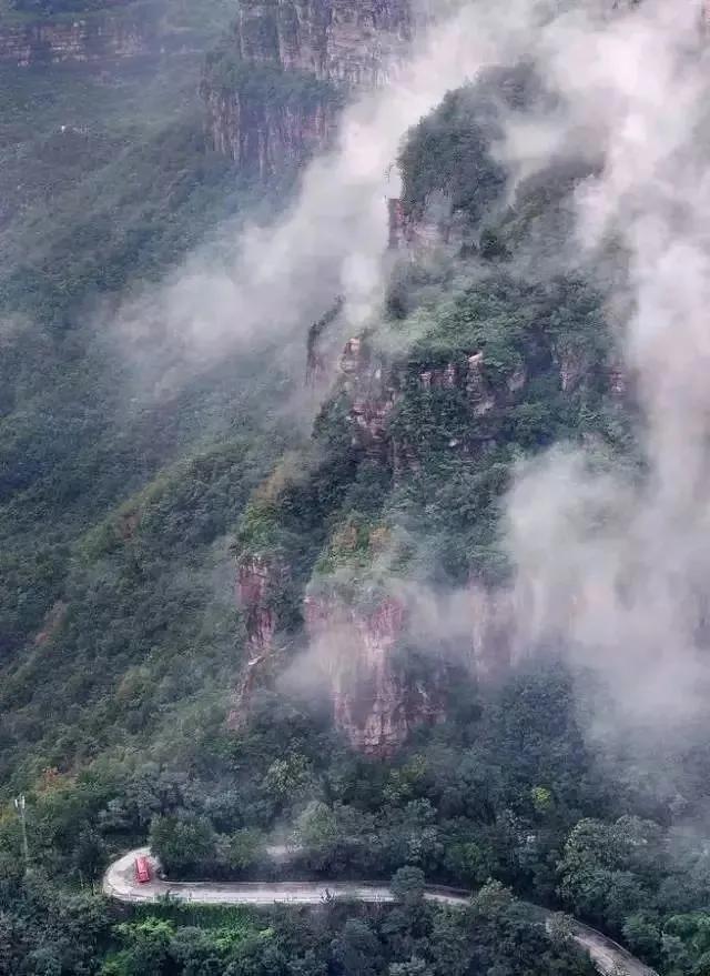 ��ͷ�µ�̫��ɽ