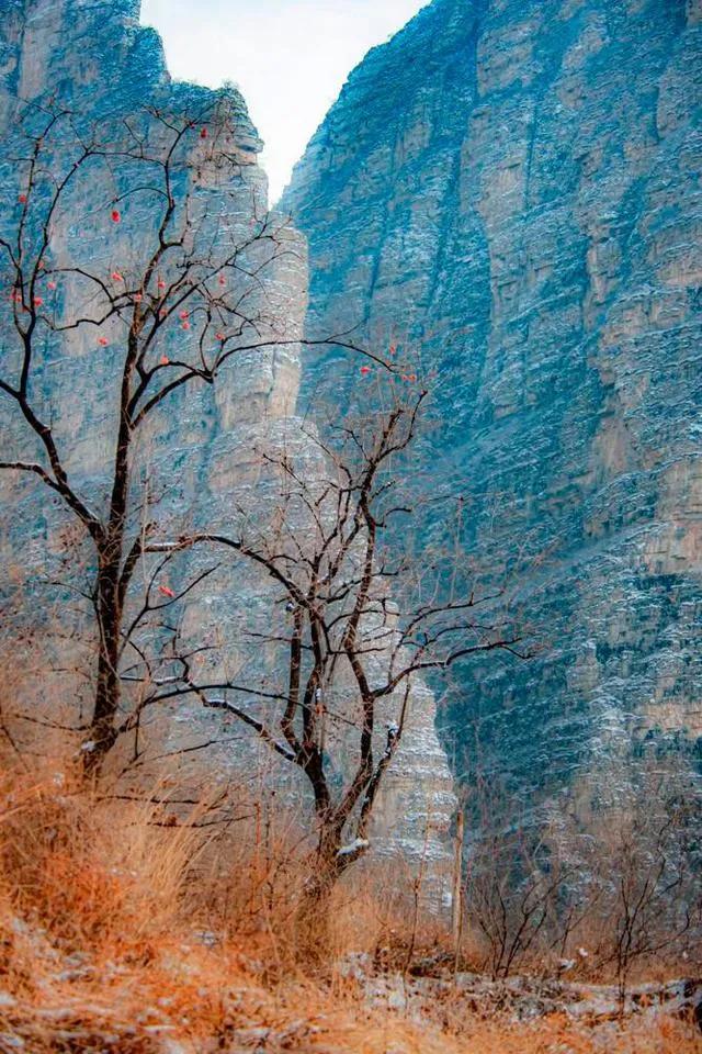 ��ͷ�µ�̫��ɽ