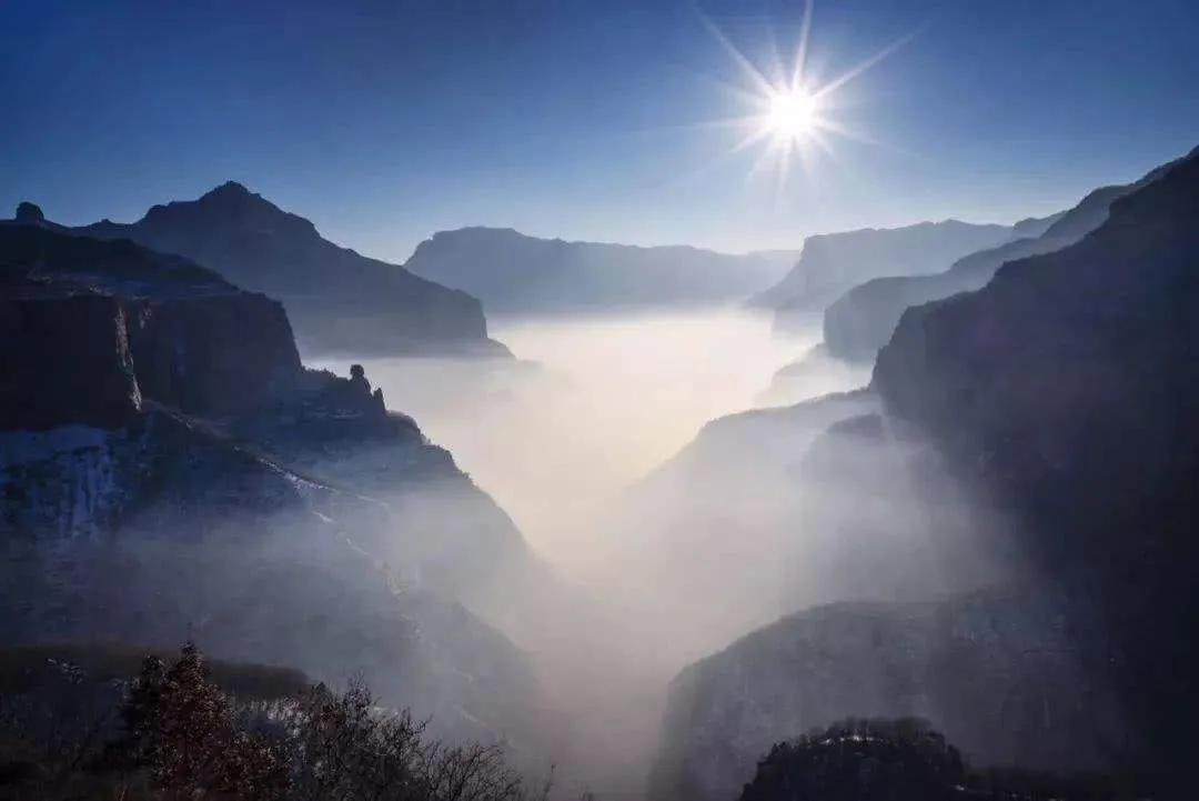 ��ͷ�µ�̫��ɽ