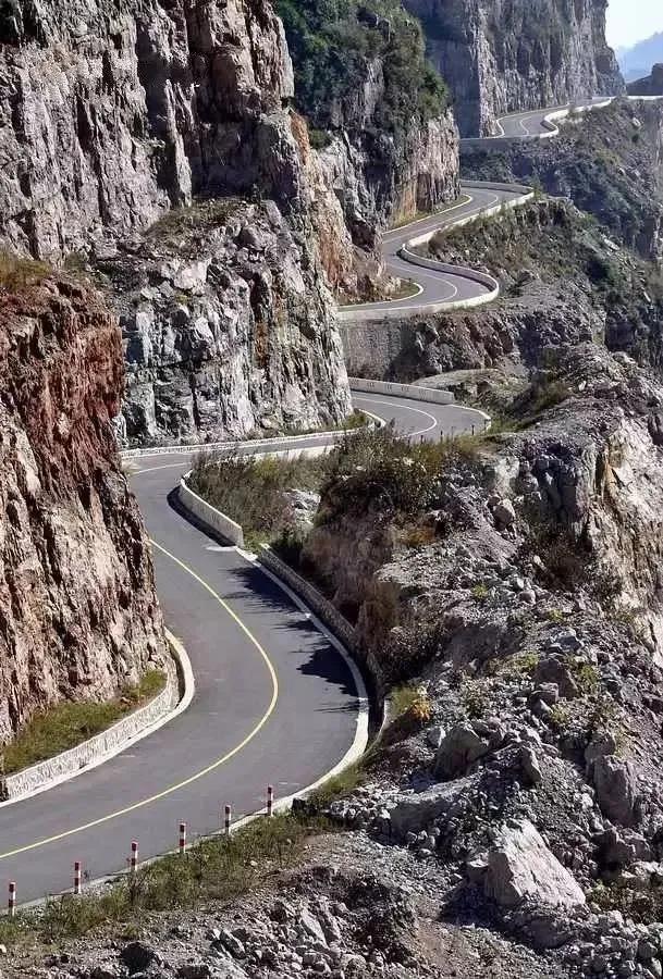 ��ͷ�µ�̫��ɽ