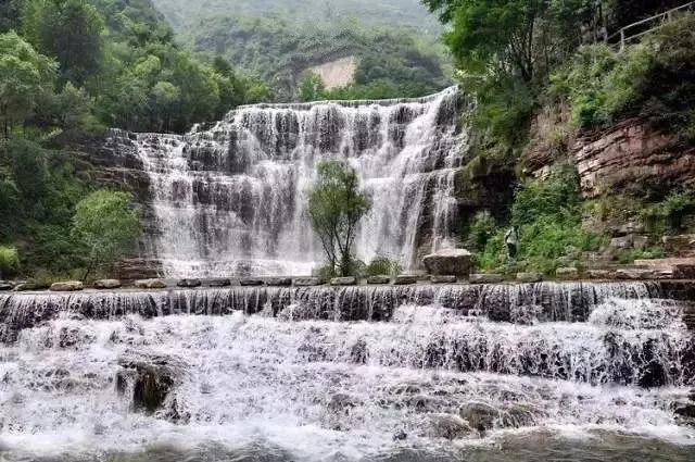 ��ͷ�µ�̫��ɽ