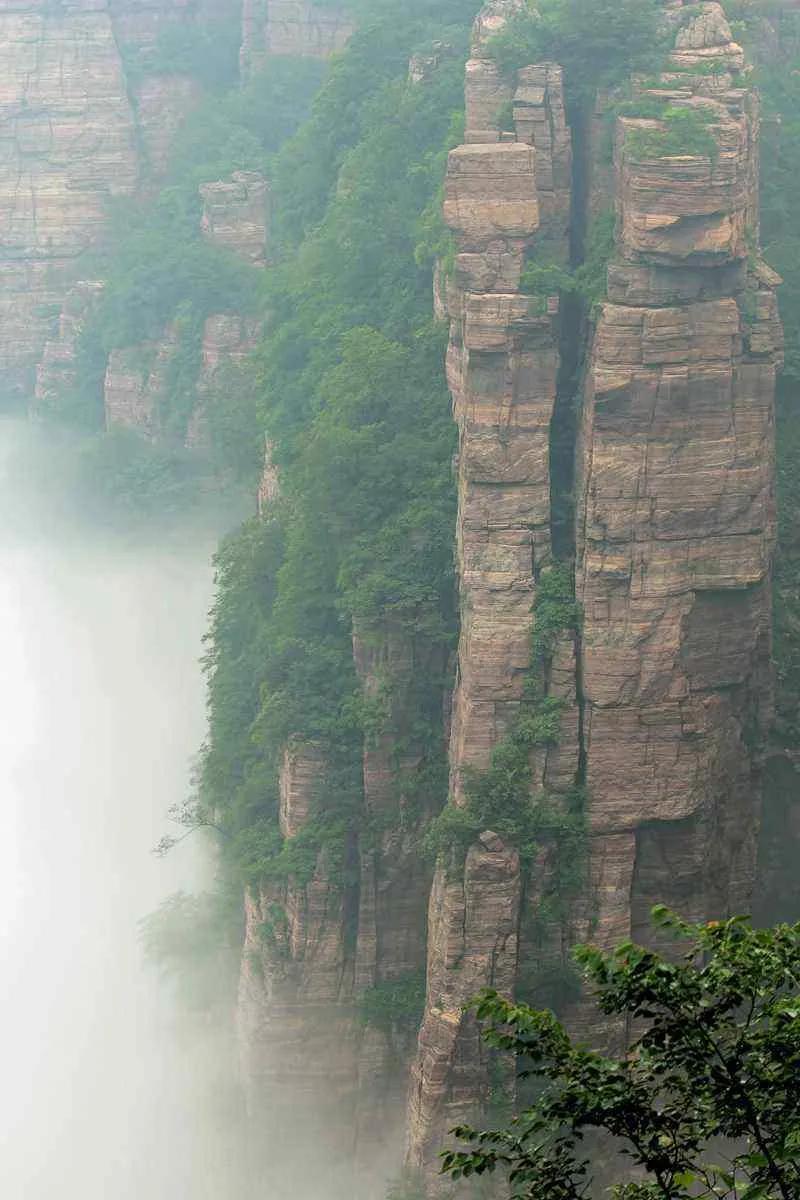 ��ͷ�µ�̫��ɽ