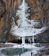 ��ͷ�µ�̫��ɽ