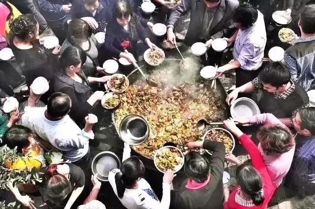 ��ͷ�µ�̫��ɽ