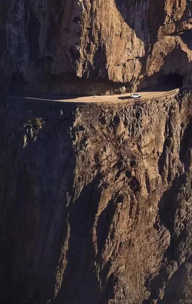 ��ͷ�µ�̫��ɽ