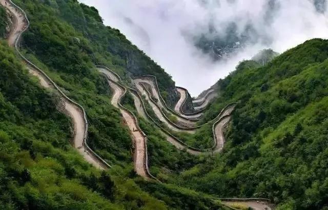 ��ͷ�µ�̫��ɽ