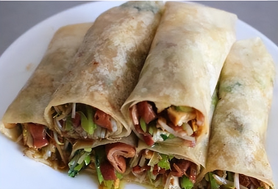 ɽ�������ϰ���ľŵ���ɫ��㣬��һ�����϶��Ѿ��������˷���